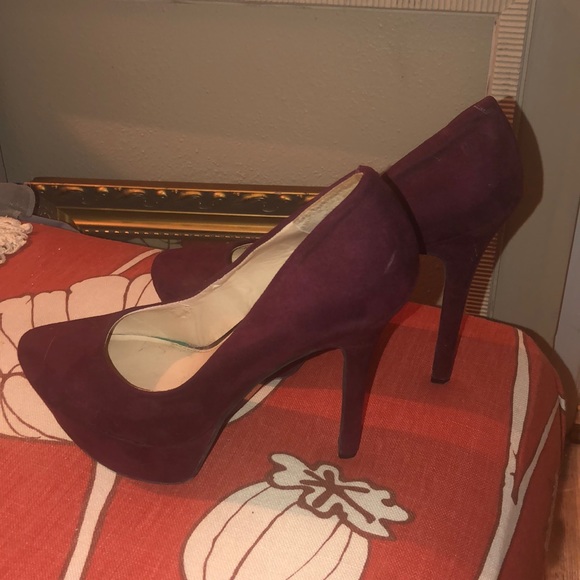 Jessica Simpson burgundy/wine stilettos - Picture 2 of 3